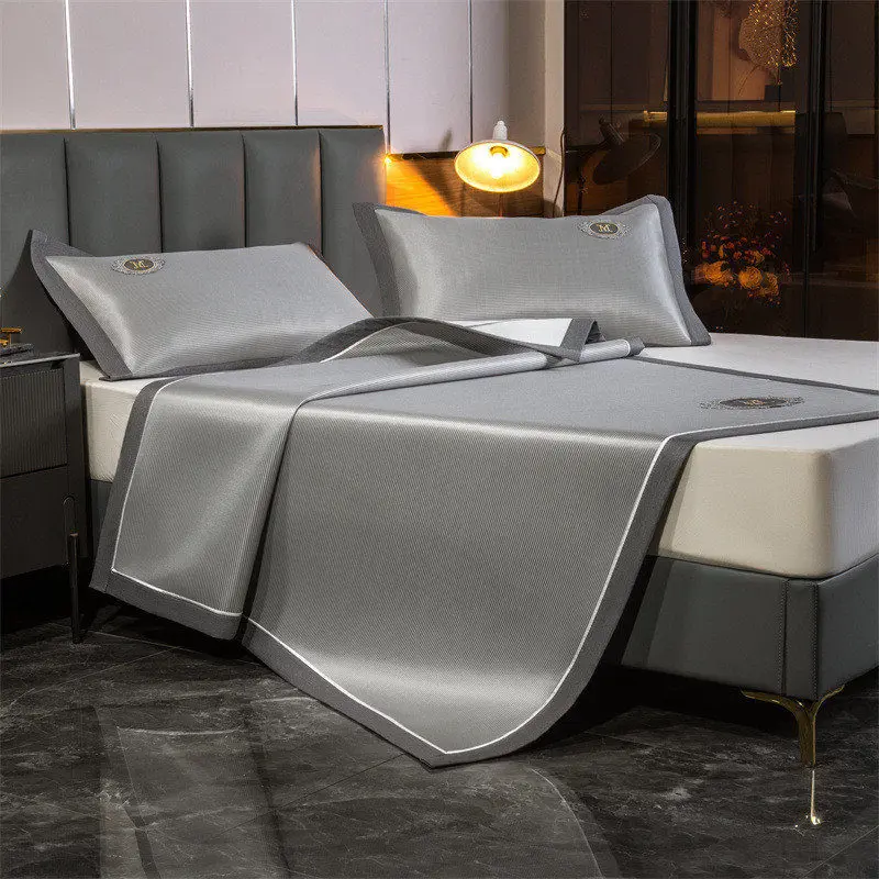 Luxury 800D Carbon Light Cooling Mat for Bed Heat Dissipating Breathable Cool Summer Mat Pillowcase Washable Bed Protection Pad
Luxury 800D Carbon Light Cooling Mat for Bed Heat Dissipating Breathable Cool Summer Mat Pillowcase Washable Bed Protection Pad