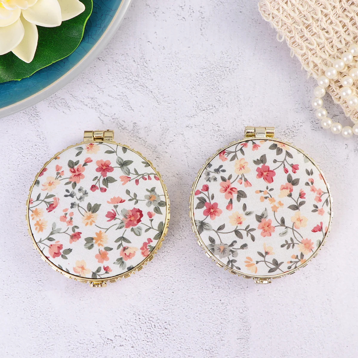 Mirror Pocket Purse Double Sided Makeup Compact Travel Folding Mirrors Mini Women Metal Portable Vintage Magnifying Handbag
Mirror Pocket Purse Double Sided Makeup Compact Travel Folding Mirrors Mini Women Metal Portable Vintage Magnifying Handbag