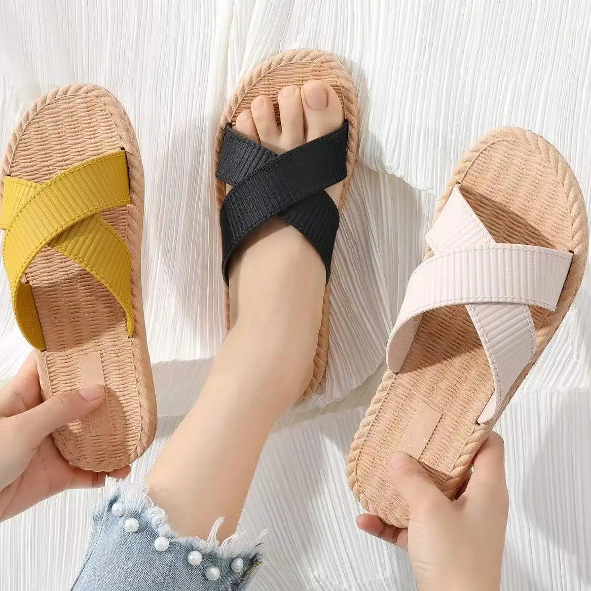 Women's Summer Casual Slippers Open Toe Soft Sole Anti Skid And Wear Resistant Home Slippers Bathroom Slippers Outdoor Slippers
Women's Summer Casual Slippers Open Toe Soft Sole Anti Skid And Wear Resistant Home Slippers Bathroom Slippers Outdoor Slippers