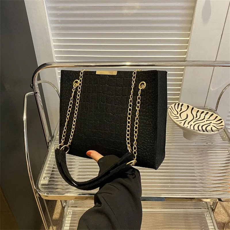 Fashion Luxury Crossbody Bags for Women 2023 New Trendy Designer Shoulder Bag Leisure Chain Solid Color Messenger Bag Handbags
Fashion Luxury Crossbody Bags for Women 2023 New Trendy Designer Shoulder Bag Leisure Chain Solid Color Messenger Bag Handbags