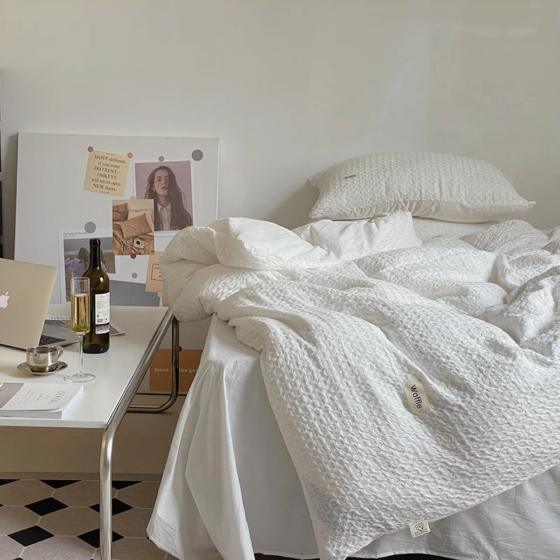 Solid Color 40S Washed Cotton Bedding Set Nordic Single Double Waffle 100% Cotton Quilt Cover Set Flat/Fitted Sheet Pillowcase
Solid Color 40S Washed Cotton Bedding Set Nordic Single Double Waffle 100% Cotton Quilt Cover Set Flat/Fitted Sheet Pillowcase