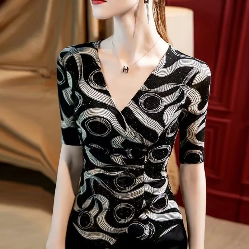 Elegant Women's Shirt V-neck Short Sleeve Casual Shirt Female Fashion Temperament Top Ladies Fashion Transparent Shirts G161
Elegant Women's Shirt V-neck Short Sleeve Casual Shirt Female Fashion Temperament Top Ladies Fashion Transparent Shirts G161