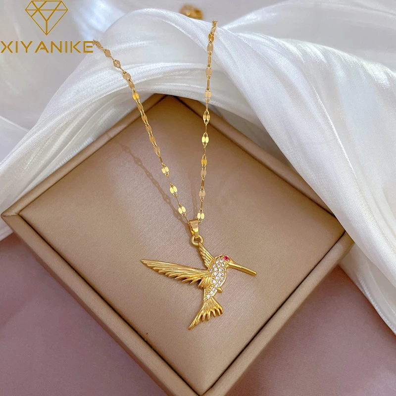 XIYANIKE 316L Stainless Steel Necklace Flying Bird Woodpecker Accessories for Women Exquisite Charming Simple Jewelry Collier
XIYANIKE 316L Stainless Steel Necklace Flying Bird Woodpecker Accessories for Women Exquisite Charming Simple Jewelry Collier