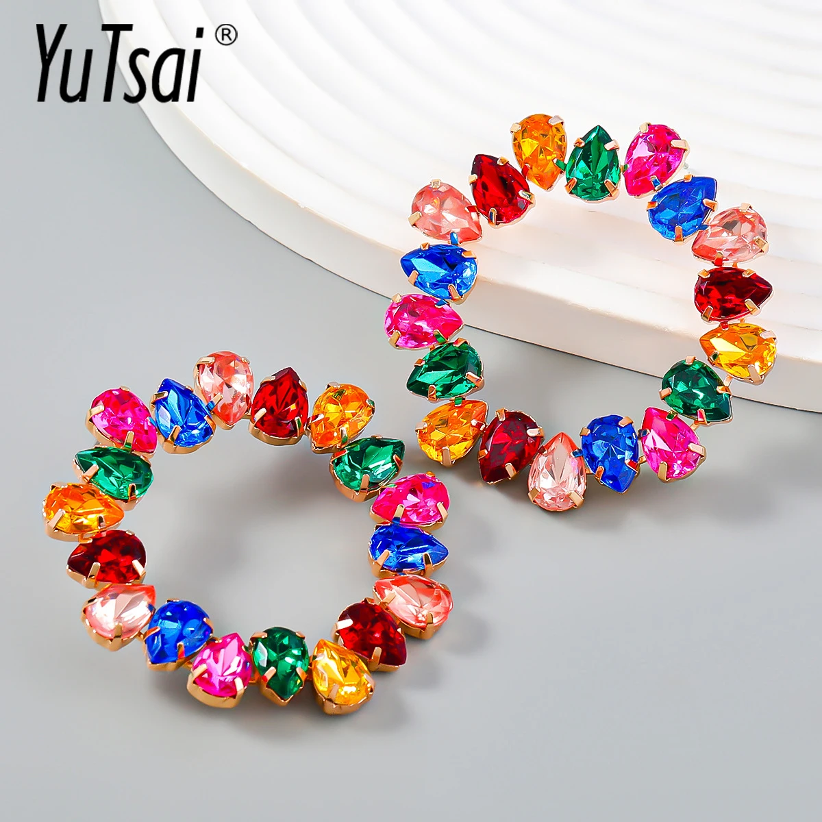 YUTSAI 2023 New Flash Drop Acrylic Stud Earrings Elegant Office Lady Candy Color Round Big Earring for Women Jewelry YT1065
YUTSAI 2023 New Flash Drop Acrylic Stud Earrings Elegant Office Lady Candy Color Round Big Earring for Women Jewelry YT1065