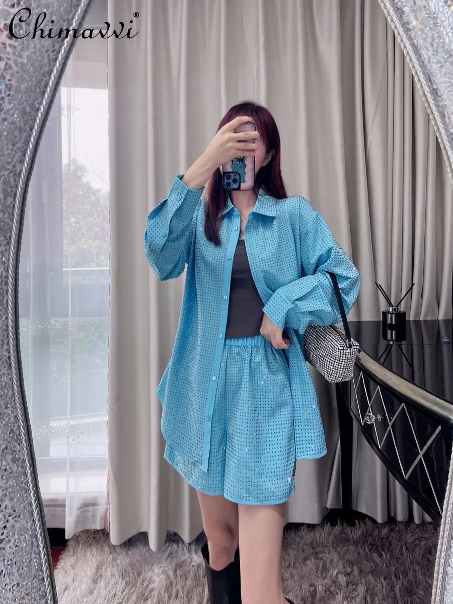 2023 Spring High-End Rhinestone Blue Long Sleeved Lapel Loose Shirt Women's Shorts Suit Streetwear Temperament Leisure 2pcs Sets
2023 Spring High-End Rhinestone Blue Long Sleeved Lapel Loose Shirt Women's Shorts Suit Streetwear Temperament Leisure 2pcs Sets