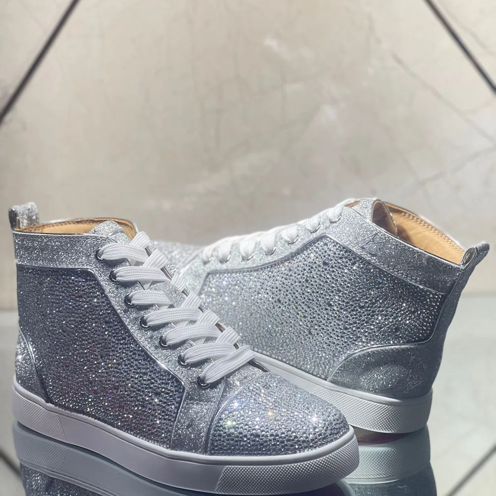 Высокие Серебристые туфли со стразами и красной подошвой для мужчин и женщин, тиснение, кожа, шипы со стразами, повседневные лоферы на плоск...
Высокие Серебристые туфли со стразами и красной подошвой для мужчин и женщин, тиснение, кожа, шипы со стразами, повседневные лоферы на плоск...