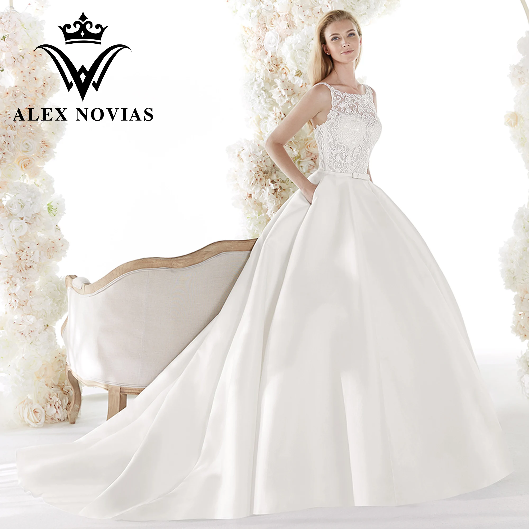 Свадебное атласное платье ALEX NOVIAS, черное платье с глубоким круглым декольте и шлейфом, со шнуровкой, лето 2023 
Свадебное атласное платье ALEX NOVIAS, черное платье с глубоким круглым декольте и шлейфом, со шнуровкой, лето 2023