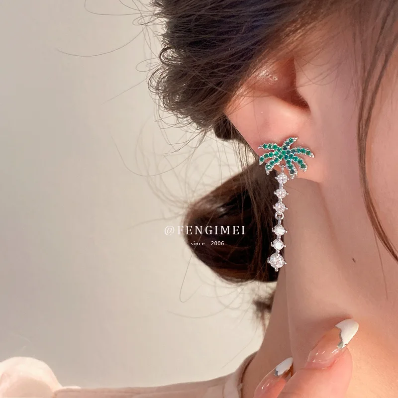 925 Silver Needle Zircon Coconut Tree Tassel Earrings Cold Wind Light Luxury Design Earrings New Personality Fashion Earrings
925 Silver Needle Zircon Coconut Tree Tassel Earrings Cold Wind Light Luxury Design Earrings New Personality Fashion Earrings