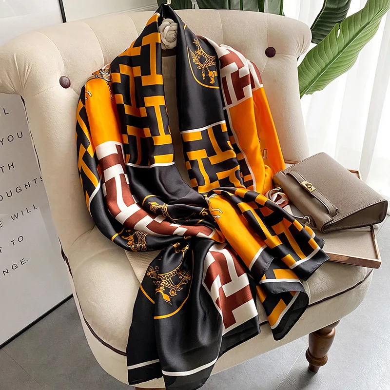 180X90CM Silk Scarves Four Seasons Popular Letter Long Shawls Fashion Print Satin Bandannas Europe And America 2022 Beach Towel
180X90CM Silk Scarves Four Seasons Popular Letter Long Shawls Fashion Print Satin Bandannas Europe And America 2022 Beach Towel