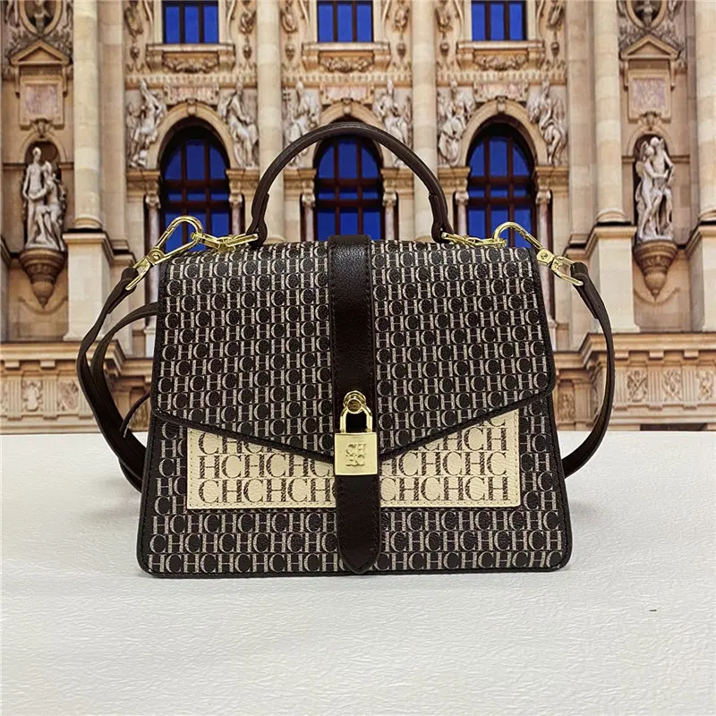 100% Genuine Cowhide 2022 New Letter CHCH HCHC Ladies All-match Fashion One-shoulder Messenger Handbag Famous Luxury Designer Cc
100% Genuine Cowhide 2022 New Letter CHCH HCHC Ladies All-match Fashion One-shoulder Messenger Handbag Famous Luxury Designer Cc