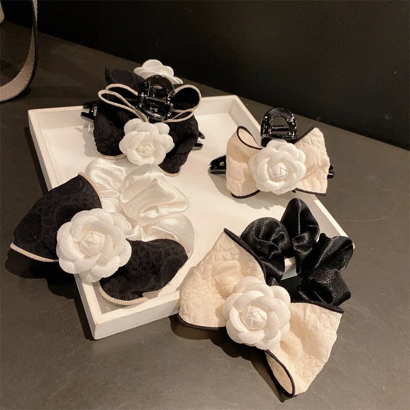 Women Romantic White Flower Hair Claws Girls Hair Crabs Clips Clamps Handmade France Camellia Headdress Hair Crabs Hairgrips 
Women Romantic White Flower Hair Claws Girls Hair Crabs Clips Clamps Handmade France Camellia Headdress Hair Crabs Hairgrips