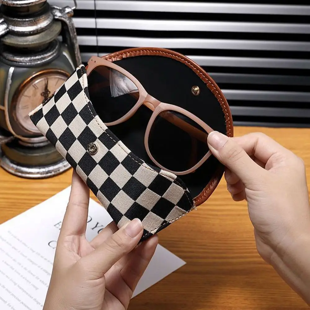 Сетчатая Подвеска для очков, клетчатый держатель для очков в полоску, кожаный чехол для солнцезащитных очков, защитная коробка
Сетчатая Подвеска для очков, клетчатый держатель для очков в полоску, кожаный чехол для солнцезащитных очков, защитная коробка