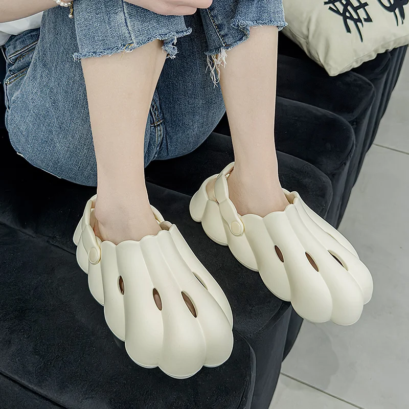 Flat Shoes Female Ladies' Slippers Cover Toe Low Platform Summer Clogs Woman Pantofle Beach 2023 Slides PU Fretwork Cover Toe Be
Flat Shoes Female Ladies' Slippers Cover Toe Low Platform Summer Clogs Woman Pantofle Beach 2023 Slides PU Fretwork Cover Toe Be