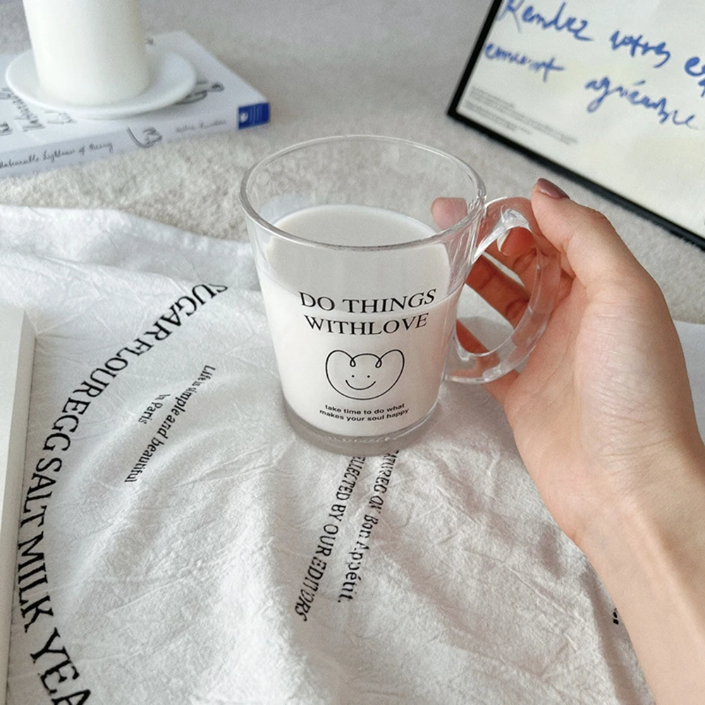 Koreaanse Ins Stijl Glazen Beker Met Handvat Ontbijt Melk Havermout KopjeThee Mok Koffie Cup Christmas Gift Leuke thee Melk Cup
Koreaanse Ins Stijl Glazen Beker Met Handvat Ontbijt Melk Havermout KopjeThee Mok Koffie Cup Christmas Gift Leuke thee Melk Cup