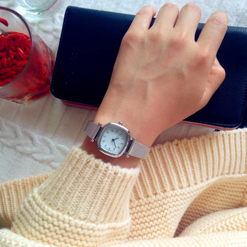 Women Quartz Watch Niche Fashion Simple Minimalist Female Ladies Small Square Dial Girl Square Mini Wristwatch
Women Quartz Watch Niche Fashion Simple Minimalist Female Ladies Small Square Dial Girl Square Mini Wristwatch