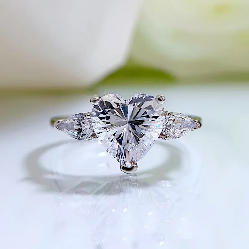 EWYA S925 Sterling Silver 8*8 Heart Diamond Rings Fashion High Carbon Stud Ring Microset for Women's Wedding Fine Jewelry Gift
EWYA S925 Sterling Silver 8*8 Heart Diamond Rings Fashion High Carbon Stud Ring Microset for Women's Wedding Fine Jewelry Gift