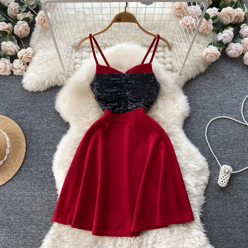 Платье женское ТРАПЕЦИЕВИДНОЕ на бретельках, пикантное вечернее черное платье без рукавов с блестками и высокой талией
Платье женское ТРАПЕЦИЕВИДНОЕ на бретельках, пикантное вечернее черное платье без рукавов с блестками и высокой талией