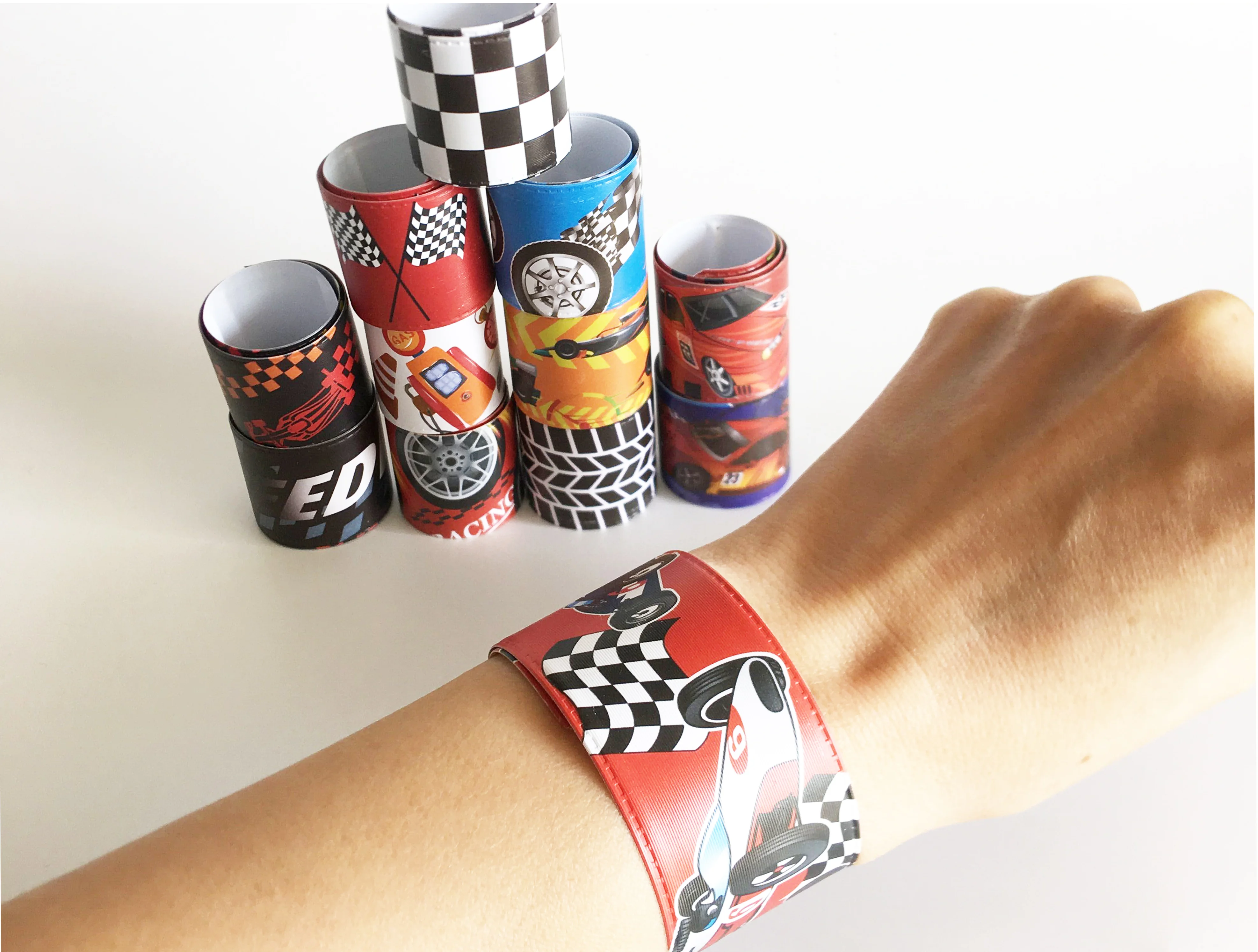 

12Pcs /Set Race Car Party Favors Car Slap Bracelets Racing Checkered Flag Kids Adults Speed Party Birthday Classroom Prizes Gift