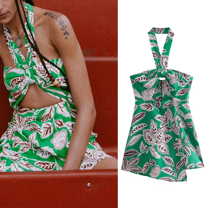 2022 Summer Women Fashion Cutout Print Jumpsuit Beach Wind Sleeveless Halterneck Collar Female Short Jumpsuit CD8557 
2022 Summer Women Fashion Cutout Print Jumpsuit Beach Wind Sleeveless Halterneck Collar Female Short Jumpsuit CD8557