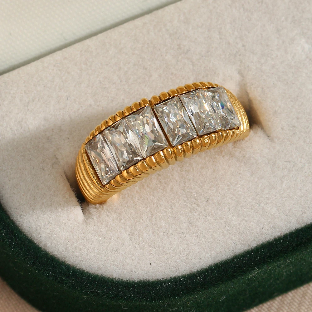 Creative Design 18K Gold Plated High and Low Zircon Crystal Stripe Rings Women Jewelry Brand Stainless Steel Female Bague Gift
Creative Design 18K Gold Plated High and Low Zircon Crystal Stripe Rings Women Jewelry Brand Stainless Steel Female Bague Gift