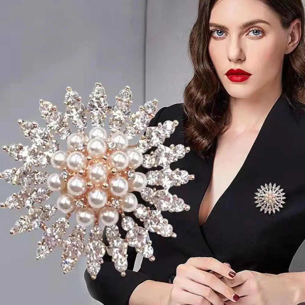 Snowflake Pearl Crystal Brooch Solid Color Large Snowflake Brooch Fashion Exquisite Pearl Brooch Women's Jewelry Accessories
Snowflake Pearl Crystal Brooch Solid Color Large Snowflake Brooch Fashion Exquisite Pearl Brooch Women's Jewelry Accessories