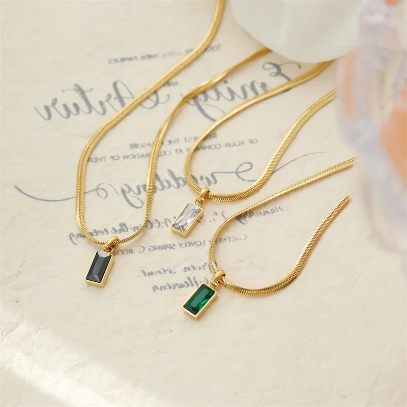 Emerald Snake Bone Square Diamond Green Necklace Retro Personality Titanium Steel Plated 18k Jewelry Women
Emerald Snake Bone Square Diamond Green Necklace Retro Personality Titanium Steel Plated 18k Jewelry Women