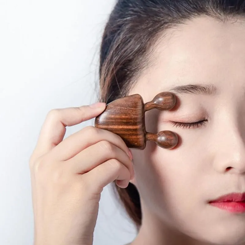 1pc Green sandalwood facial massage comb wooden handle piece green sandalwood eye massage small snail comb
1pc Green sandalwood facial massage comb wooden handle piece green sandalwood eye massage small snail comb