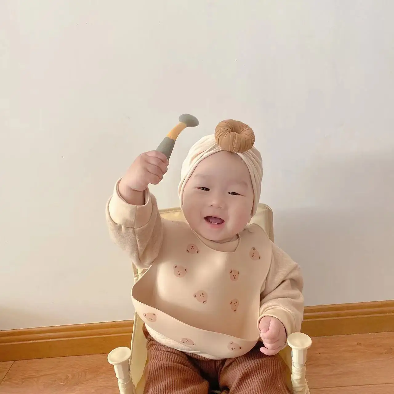Waterproof Soft Baby Silicone Bibs Cute Cartoon Bear Kids Girl Boy Adjustable Children Bib Lunch Feeding Stuff Baby Things
Waterproof Soft Baby Silicone Bibs Cute Cartoon Bear Kids Girl Boy Adjustable Children Bib Lunch Feeding Stuff Baby Things