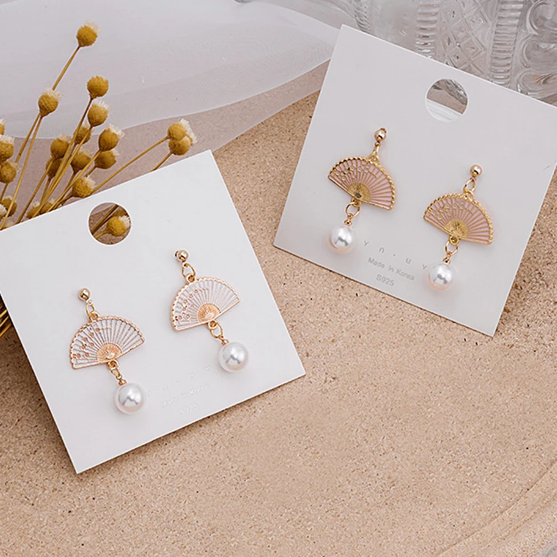 Fashion Fan Shaped Flower Pearl Stud Earrings For Women Crystal Tassel Dangle Drop Statement Piercing Wedding Girls Jewelry Gift 
Fashion Fan Shaped Flower Pearl Stud Earrings For Women Crystal Tassel Dangle Drop Statement Piercing Wedding Girls Jewelry Gift