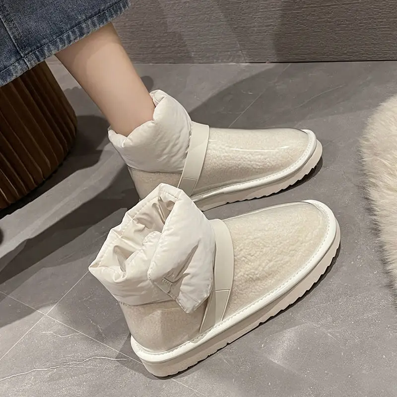 Snow Boots Women's Winter 2022 New Transparent Waterproof Fur Integrated Thickened Plush Cotton Shoes Bright Face Short Booties
Snow Boots Women's Winter 2022 New Transparent Waterproof Fur Integrated Thickened Plush Cotton Shoes Bright Face Short Booties