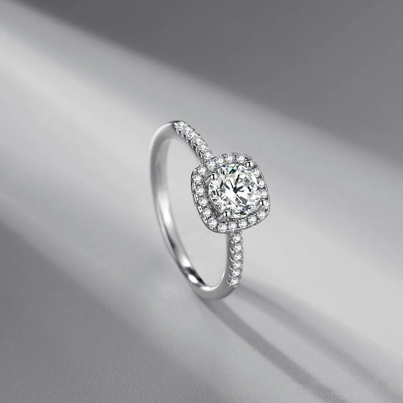 Classic Light Luxury Sterling Silver Color Simulation Moissanite Gypsophila Zircon Female Ring Proposal Jewelry Gift
Classic Light Luxury Sterling Silver Color Simulation Moissanite Gypsophila Zircon Female Ring Proposal Jewelry Gift