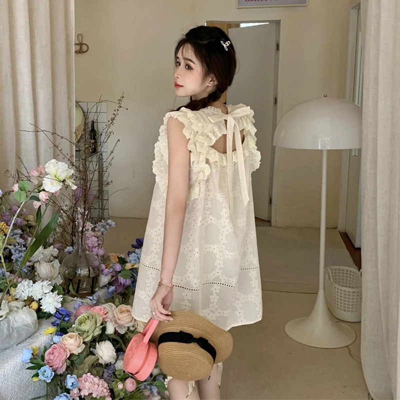 Feifei sleeve lace doll collar skirt women's summer 2022 new princess style thin meat covered foreign style vest dress
Feifei sleeve lace doll collar skirt women's summer 2022 new princess style thin meat covered foreign style vest dress