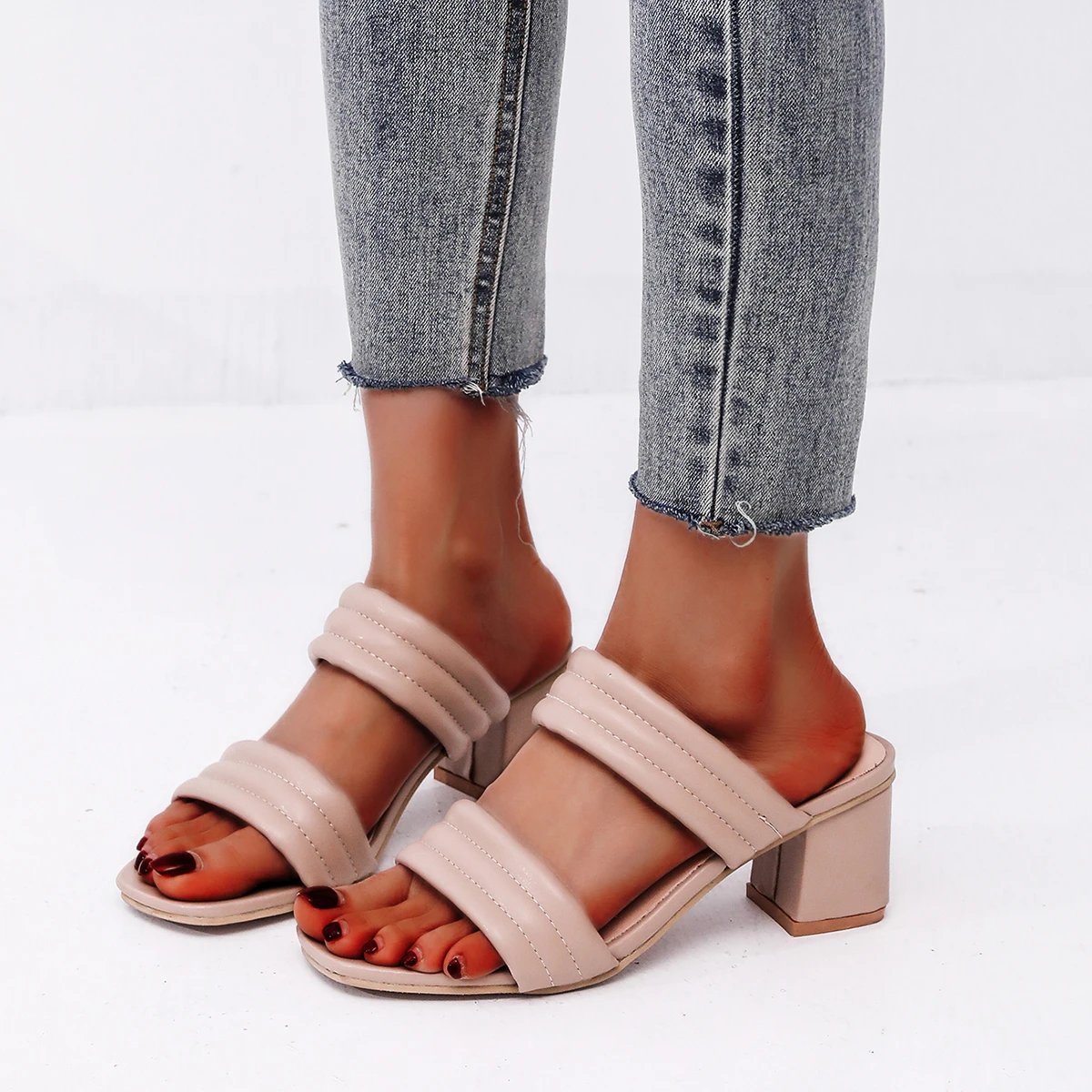 2022 NEW Black Double Banded Straw Heels Slippers Women Shoes Slides Women Fur Slides Shoes Woman Slippers Shoes
2022 NEW Black Double Banded Straw Heels Slippers Women Shoes Slides Women Fur Slides Shoes Woman Slippers Shoes
