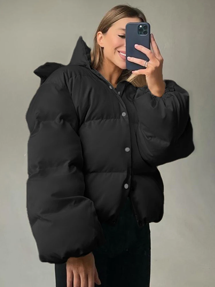 New 2022 Streetwear Short Winter Coats Women Warm Down Cotton Padded Single Breasted Stand Collar Winter Hooded Jackets
New 2022 Streetwear Short Winter Coats Women Warm Down Cotton Padded Single Breasted Stand Collar Winter Hooded Jackets
