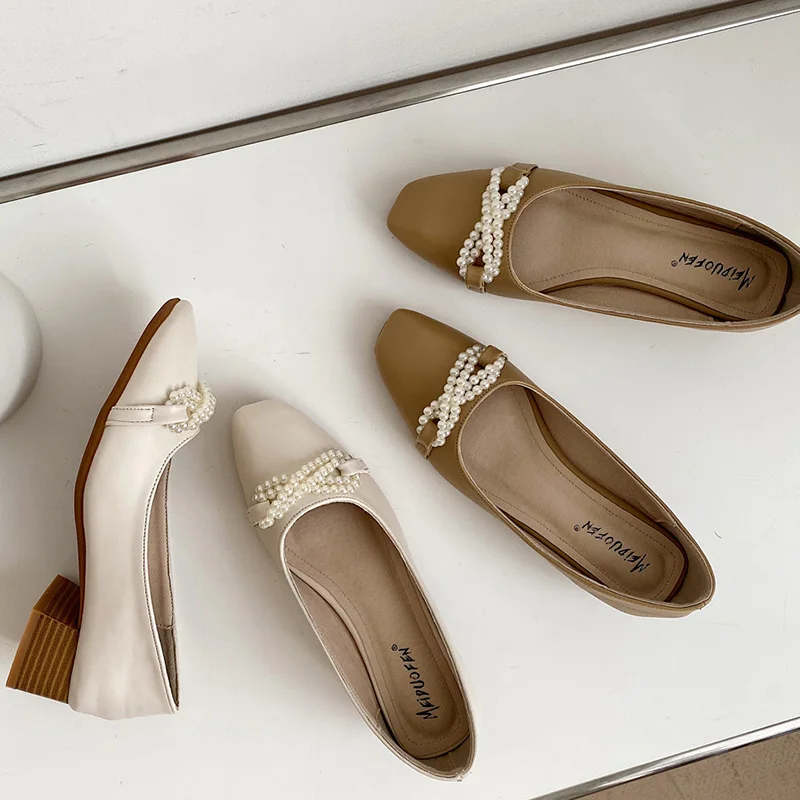 2022 Spring Autumn Pearl Strings Med-high Heels Leather Shoes Woman Small Square Toe Pearl Bow Pumps Wood Heel Escarpins Femme 
2022 Spring Autumn Pearl Strings Med-high Heels Leather Shoes Woman Small Square Toe Pearl Bow Pumps Wood Heel Escarpins Femme