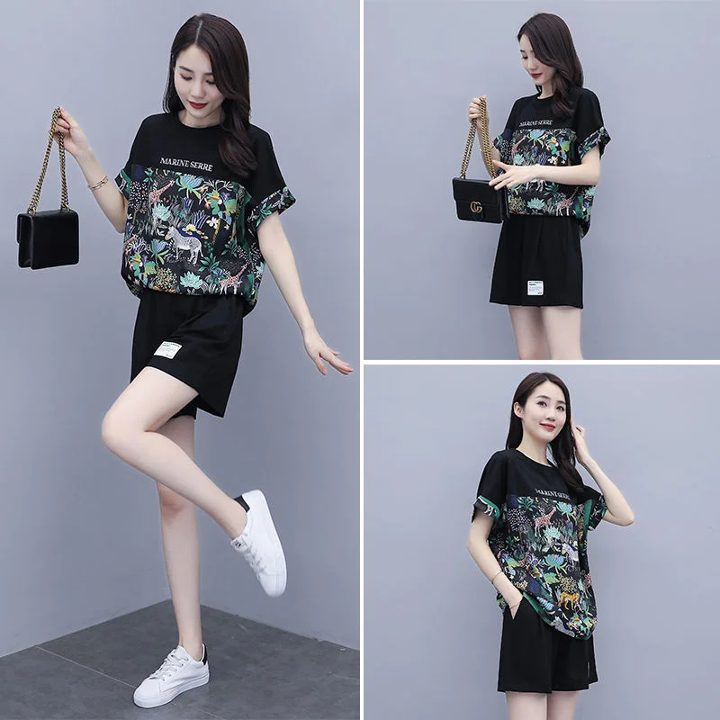 Women's Casual Suit 2022 Summer New Loose And Slim Korean Fashion Printing Crop Tops Shorts 2 Two Piece Set For Women Clothing
Women's Casual Suit 2022 Summer New Loose And Slim Korean Fashion Printing Crop Tops Shorts 2 Two Piece Set For Women Clothing