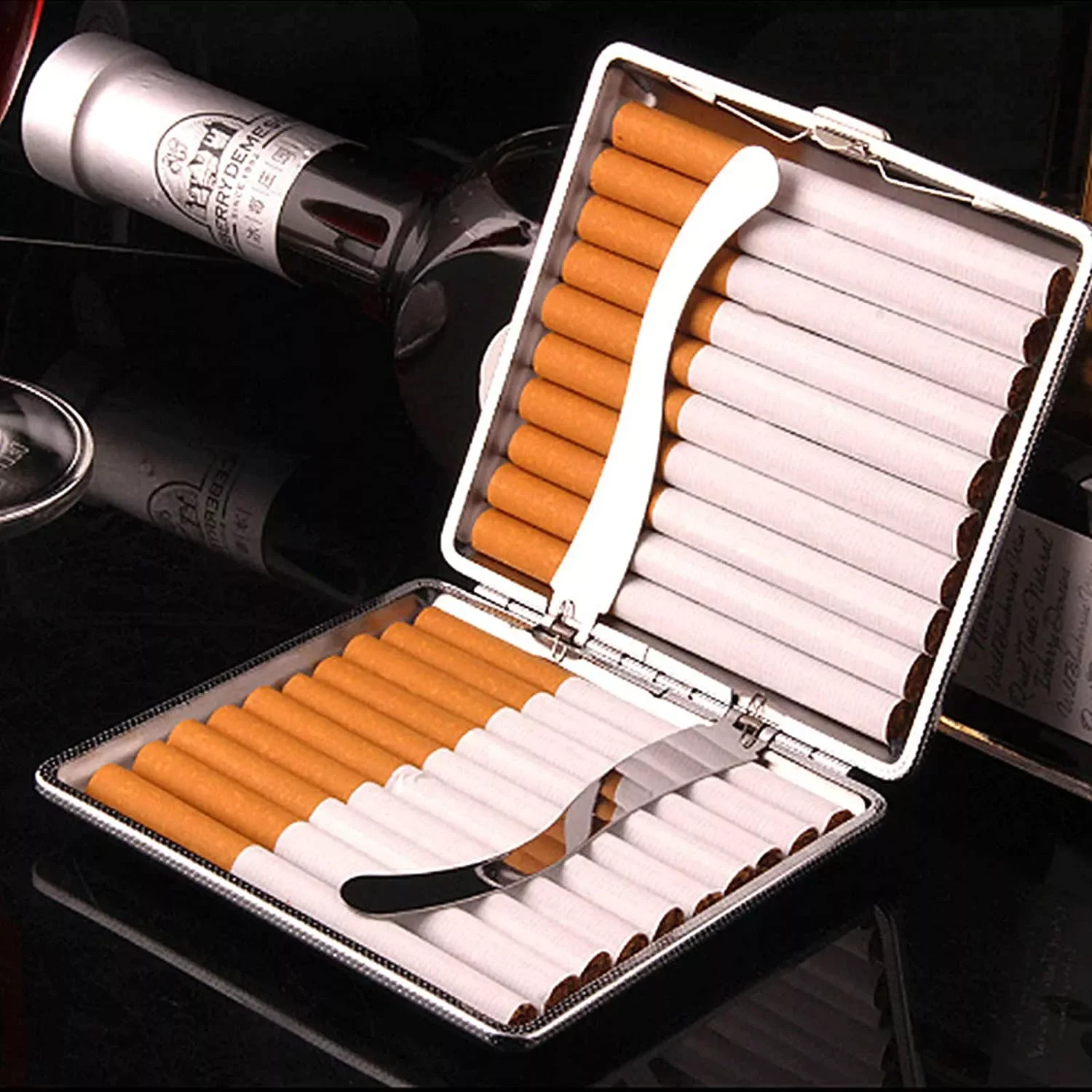 20Sticks Gift for Men's Leather Cigarette Box Cigar Case Metal Leather Smoking Accessories Cigarette Lady Storage Cover Hold
20Sticks Gift for Men's Leather Cigarette Box Cigar Case Metal Leather Smoking Accessories Cigarette Lady Storage Cover Hold