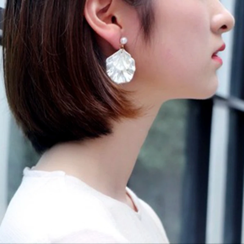 Mother of Pearl Women Earrings Double Carve Shell Leaf Dangle Hook Earrings Tone Jewelry For Ladies
Mother of Pearl Women Earrings Double Carve Shell Leaf Dangle Hook Earrings Tone Jewelry For Ladies