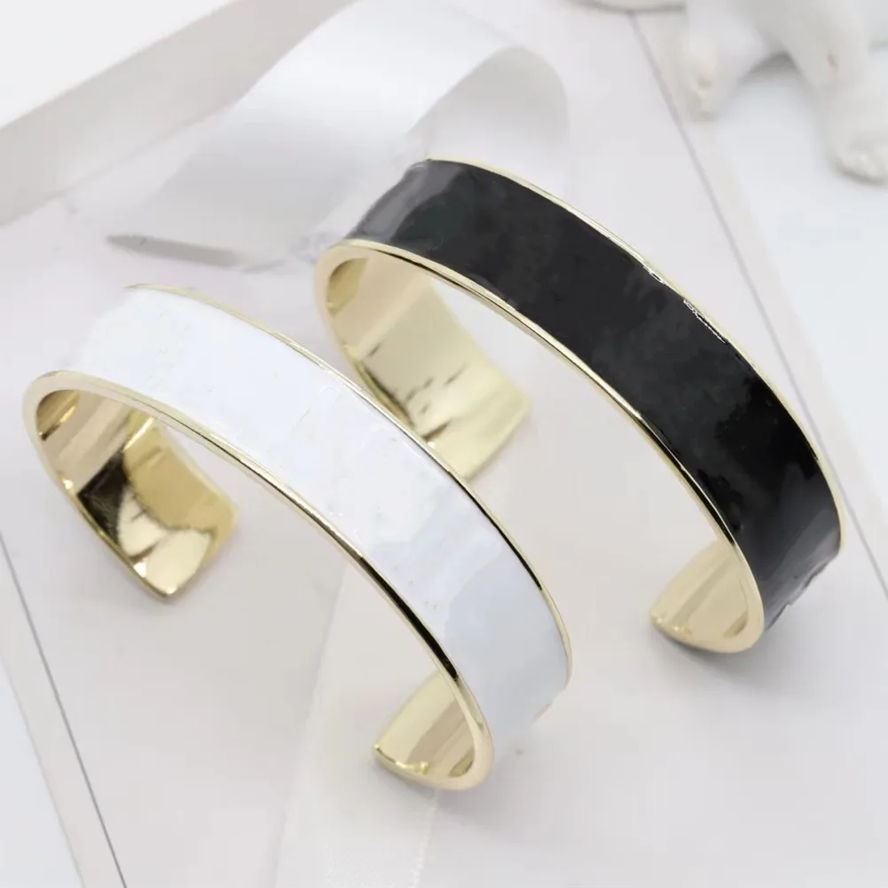 

Модный брендовый Европейский женский и мужской винтажный металлический простой открытый браслет чёрный Белый Браслет-манжета с буквами юв...