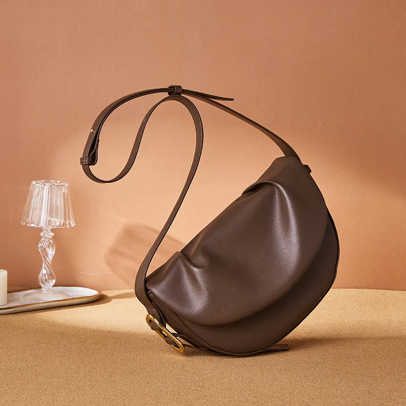 

Universal Broadband One Shoulder Diagonal Bag Fashion Leather Armpit Bag Street Commuting Versatile Pleated Bag Small Square Bag