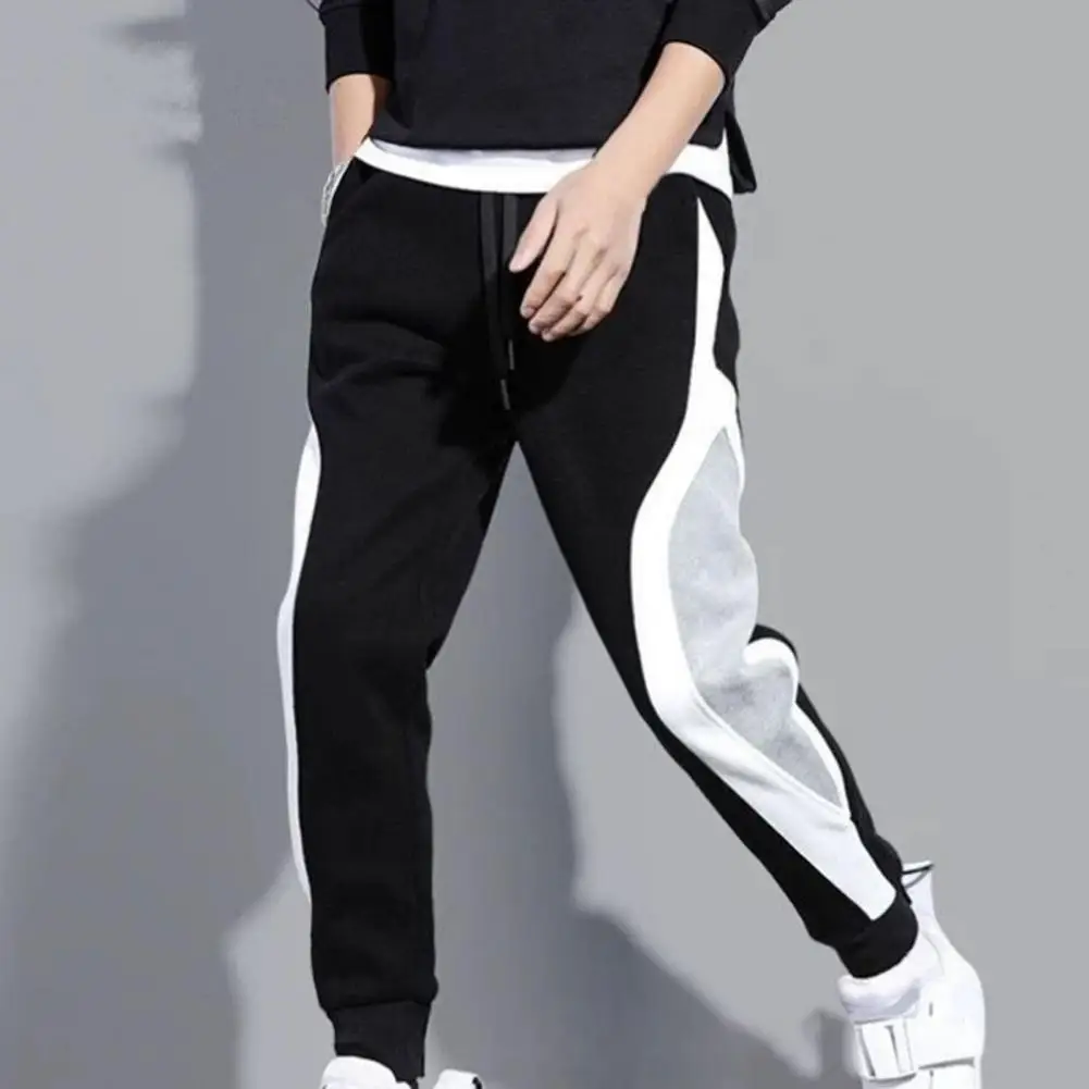 New men's pants color matching drawstring elastic waist pocket hem nine-point pants pocket overalls trousers streetwear 2022
New men's pants color matching drawstring elastic waist pocket hem nine-point pants pocket overalls trousers streetwear 2022