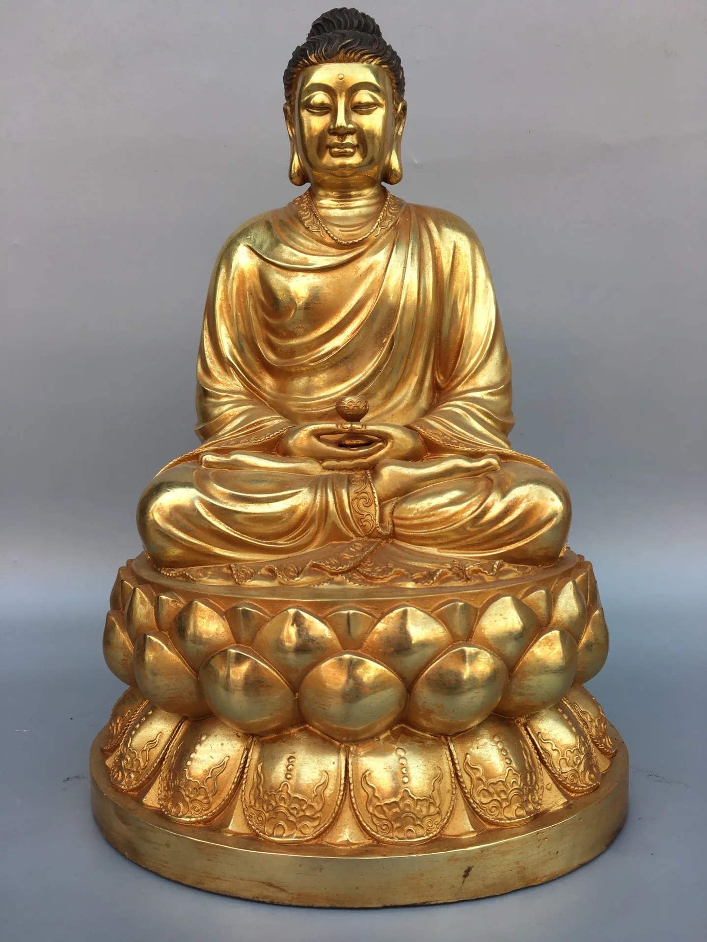 16" Chinese Folk Collection Bronze Gilt Gilt Amitabha Sheriff Shakyamuni lotus platform Sitting Buddha worship buddha
16" Chinese Folk Collection Bronze Gilt Gilt Amitabha Sheriff Shakyamuni lotus platform Sitting Buddha worship buddha
