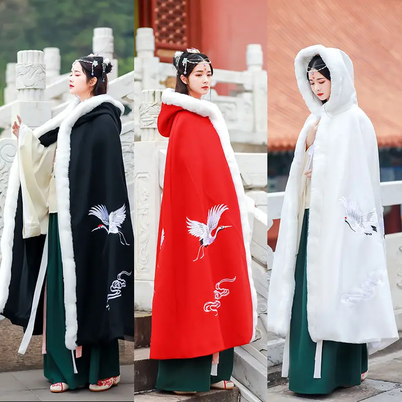 Зимняя сказочная накидка Hanfu, искусственный костюм, накидка с элегантной вышивкой, меховой воротник с капюшоном, плащ, Новогодняя одежда
Зимняя сказочная накидка Hanfu, искусственный костюм, накидка с элегантной вышивкой, меховой воротник с капюшоном, плащ, Новогодняя одежда