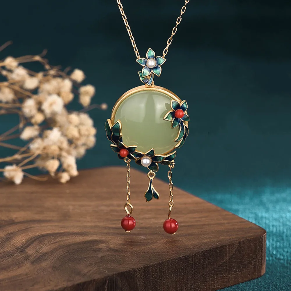 2022 Summer New Necklace Retro Style Enamel Cloisonne Ancient Gold fFlower Green Hetian Jade Clavicle Chain Necklaces for Women
2022 Summer New Necklace Retro Style Enamel Cloisonne Ancient Gold fFlower Green Hetian Jade Clavicle Chain Necklaces for Women