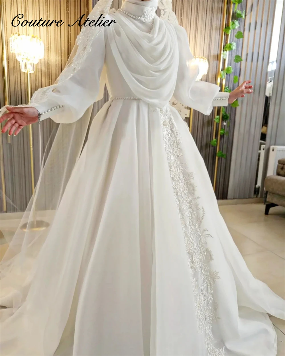 Swinging Collar White Pearls Beaded High Neck Muslim Wedding Dresses Puff Long Sleeve Reception Dresses For Bride With Headdress
Swinging Collar White Pearls Beaded High Neck Muslim Wedding Dresses Puff Long Sleeve Reception Dresses For Bride With Headdress
