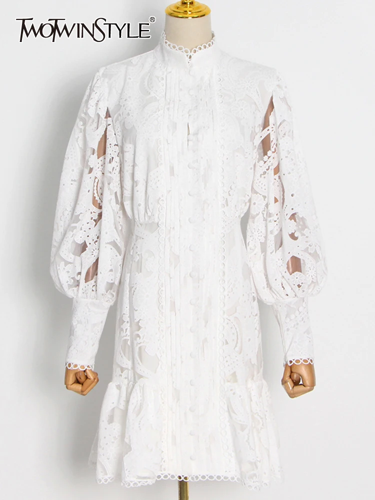 TWOTWINSTYLE Embroidery Dress For Women Loose Stand Collar Lantern Long Sleeve A Line Mini Dresses Female 2022 Spring Clothing
TWOTWINSTYLE Embroidery Dress For Women Loose Stand Collar Lantern Long Sleeve A Line Mini Dresses Female 2022 Spring Clothing