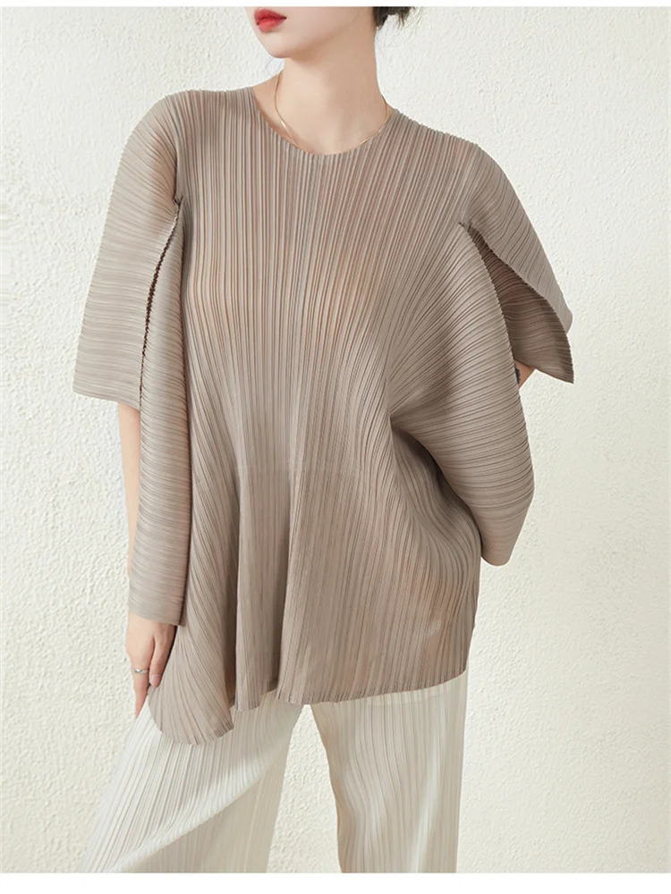 

miyake Tops Women 2022 New Design Sense Fashion Large Size Loose Batwing Sleeve round Neck Solid Color Pleated Bottoming Shirt