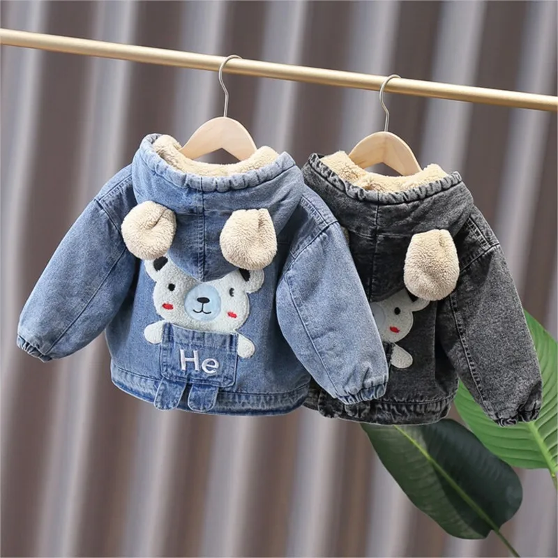 2023 Korean Autumn Winter Girl Denim Jacket Cartoon Bear Hooded Plus Velvet Littie Boy Outerwear Coat 1-6 Year Kids Parka Outfit
2023 Korean Autumn Winter Girl Denim Jacket Cartoon Bear Hooded Plus Velvet Littie Boy Outerwear Coat 1-6 Year Kids Parka Outfit