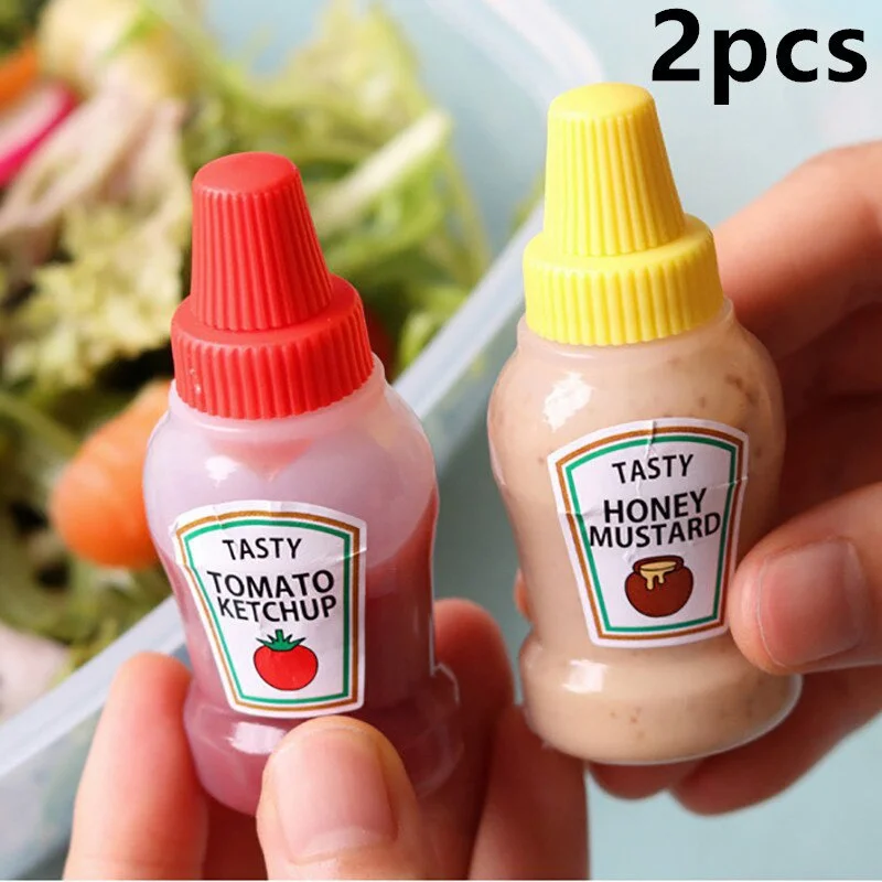 

2pcs/set 25ML Mini Tomato Ketchup Bottle Portable Small Sauce Container Salad Dressing Squeeze Bottle Pantry for Bento Box