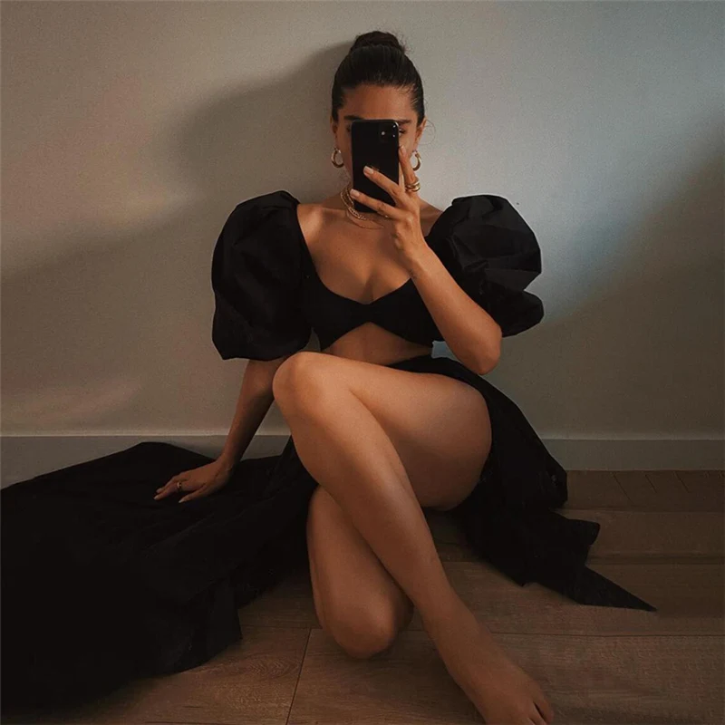Fashion Female Blouse Solid Color Deep V-Neck Short Puff Sleeve Low-Cut Crop Tops For Summer Street Style White Black S M L
Fashion Female Blouse Solid Color Deep V-Neck Short Puff Sleeve Low-Cut Crop Tops For Summer Street Style White Black S M L